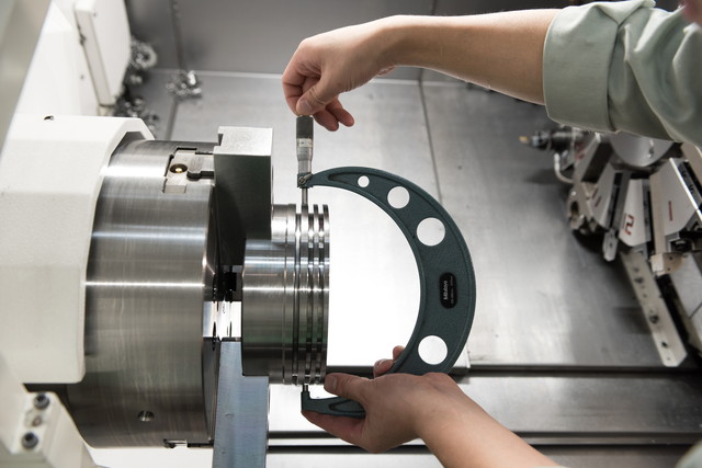 コンプレッサー関連部品加工および組立